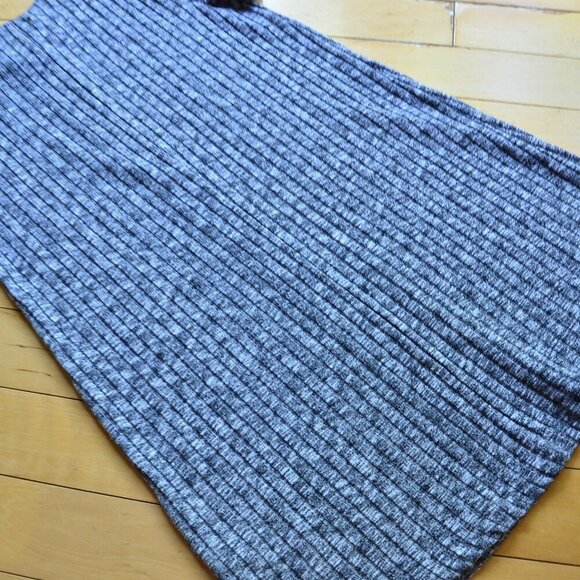 Abercrombie & Fitch Ribbed Short Sleeve Knit Dress Dark Gray & White Size M - Picture 9 of 9